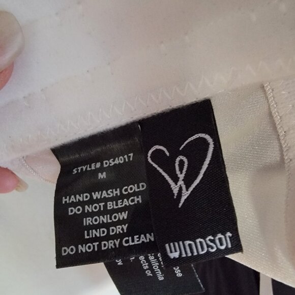 White sequin and lace bustier top - Picture 5 of 6